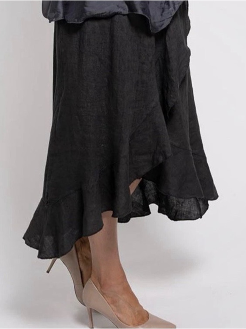 Made in Italy 100% linen Women’s Black Asymmetric Ruffle Hem Skirt